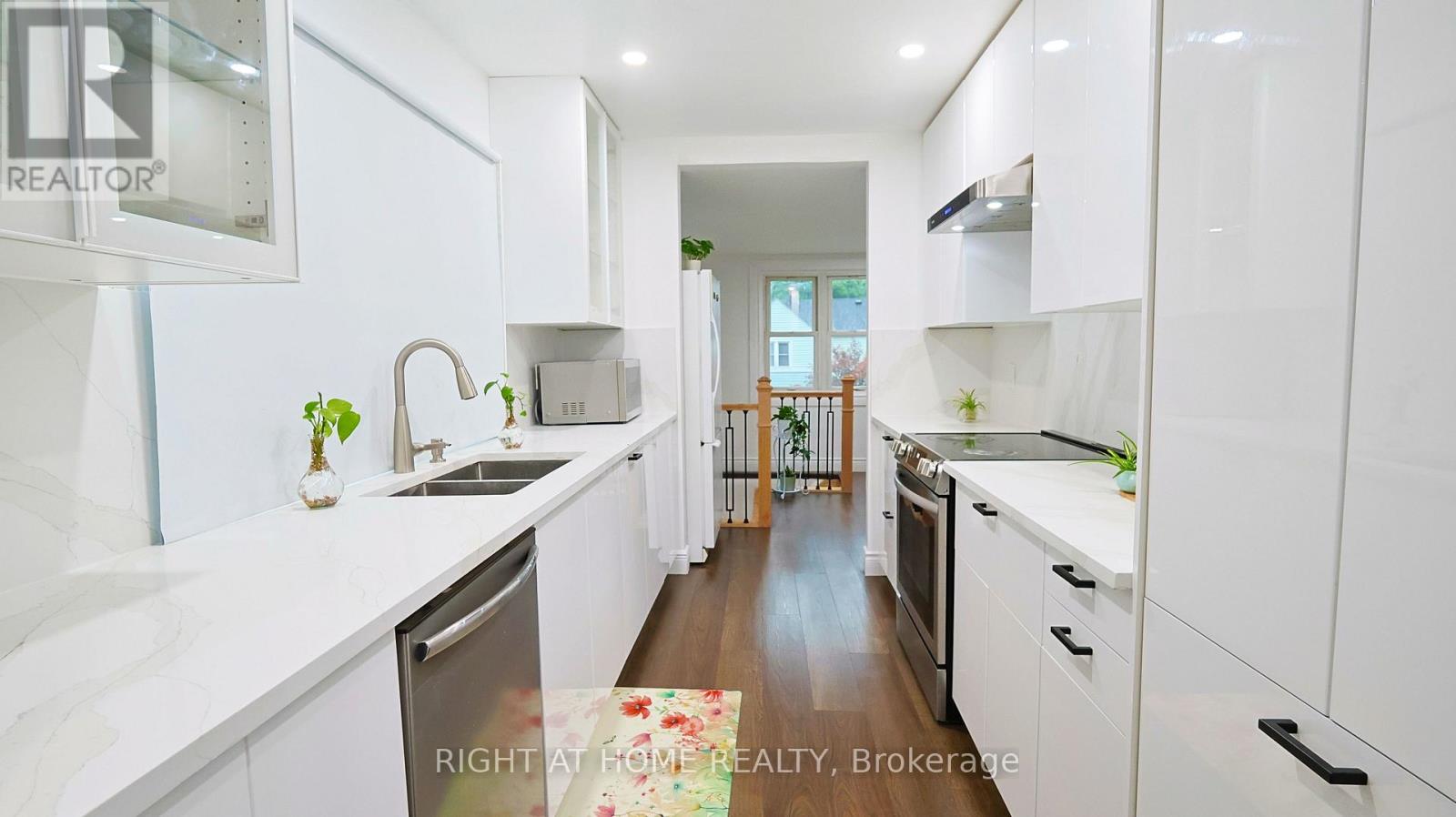 82 Normanhurst Avenue Property Photo 21