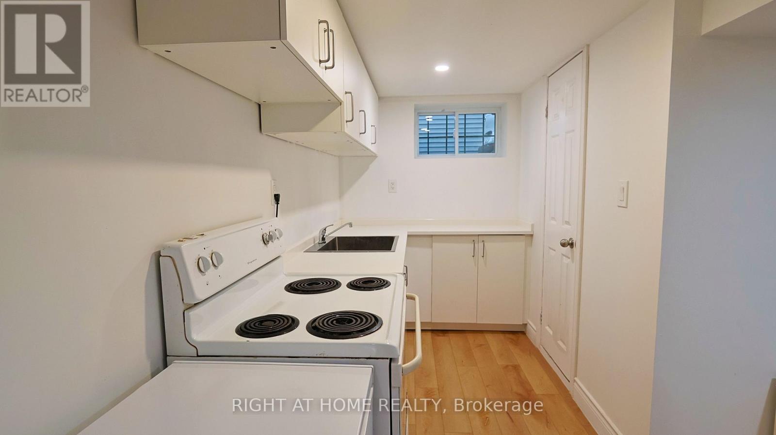 82 Normanhurst Avenue Property Photo 35