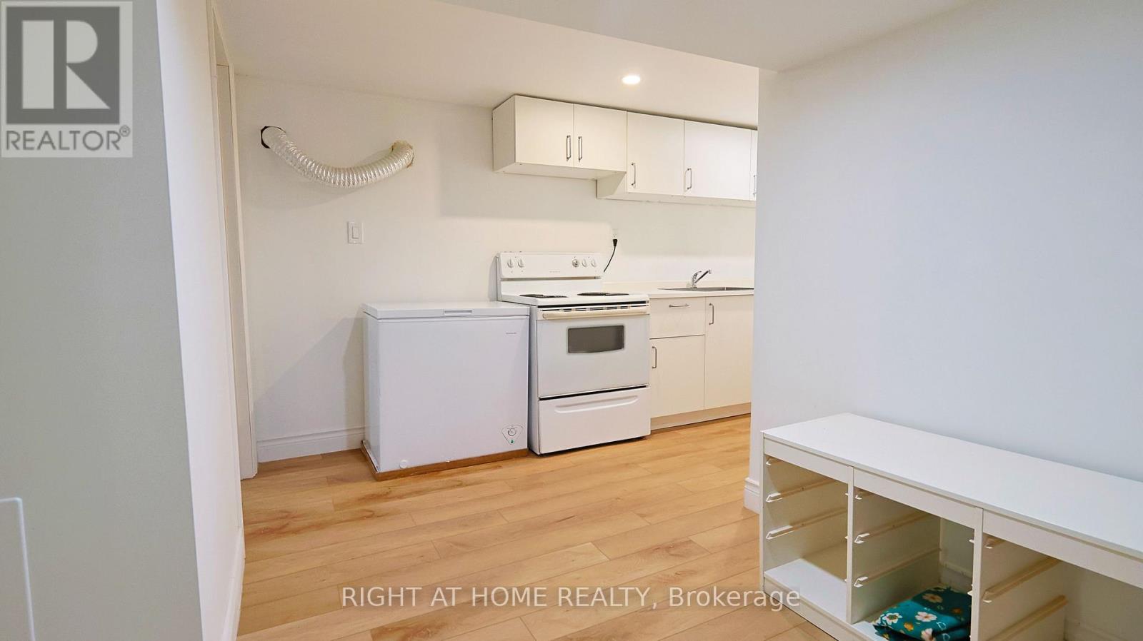 82 Normanhurst Avenue Property Photo 36