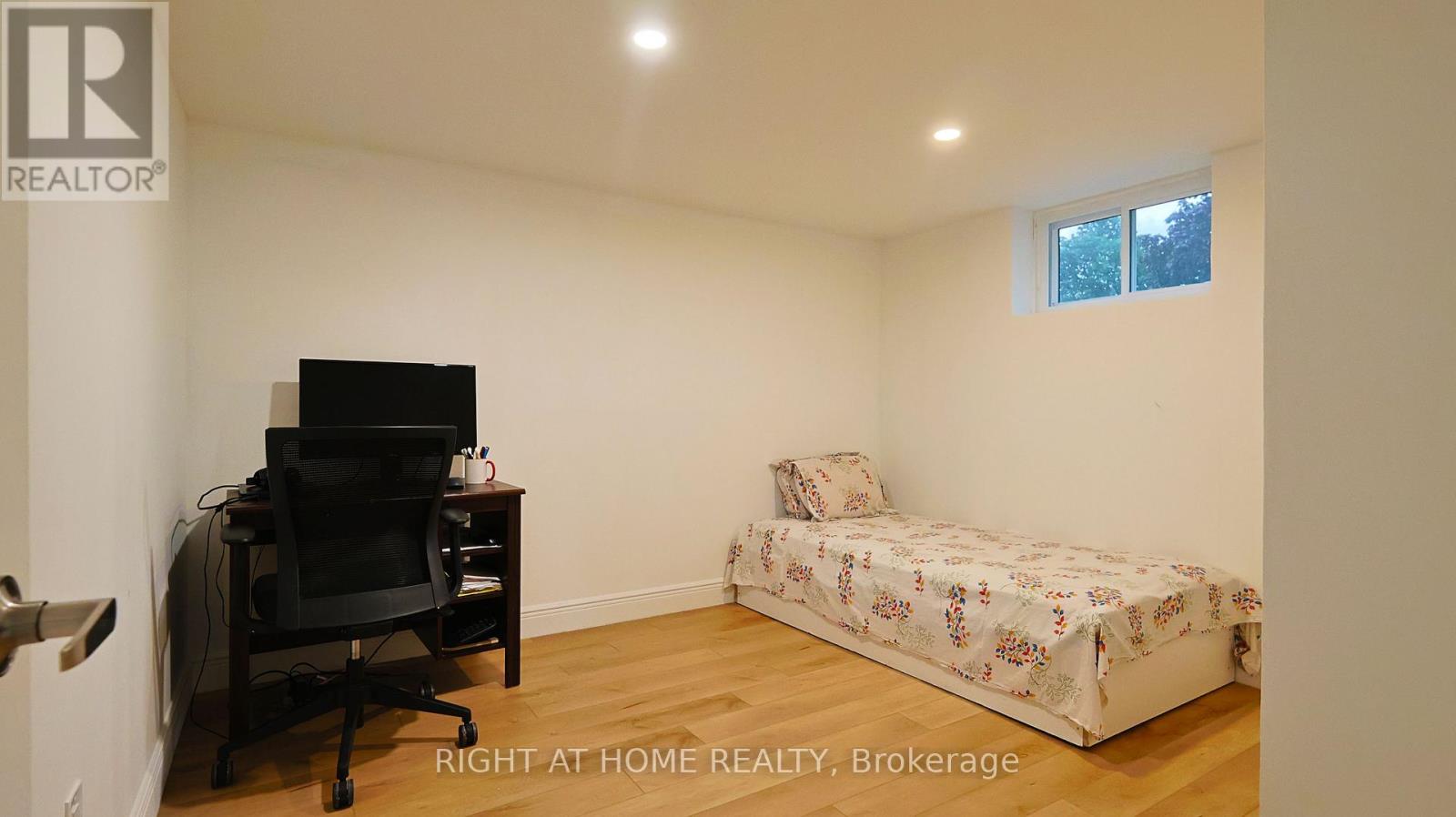 82 Normanhurst Avenue Property Photo 38