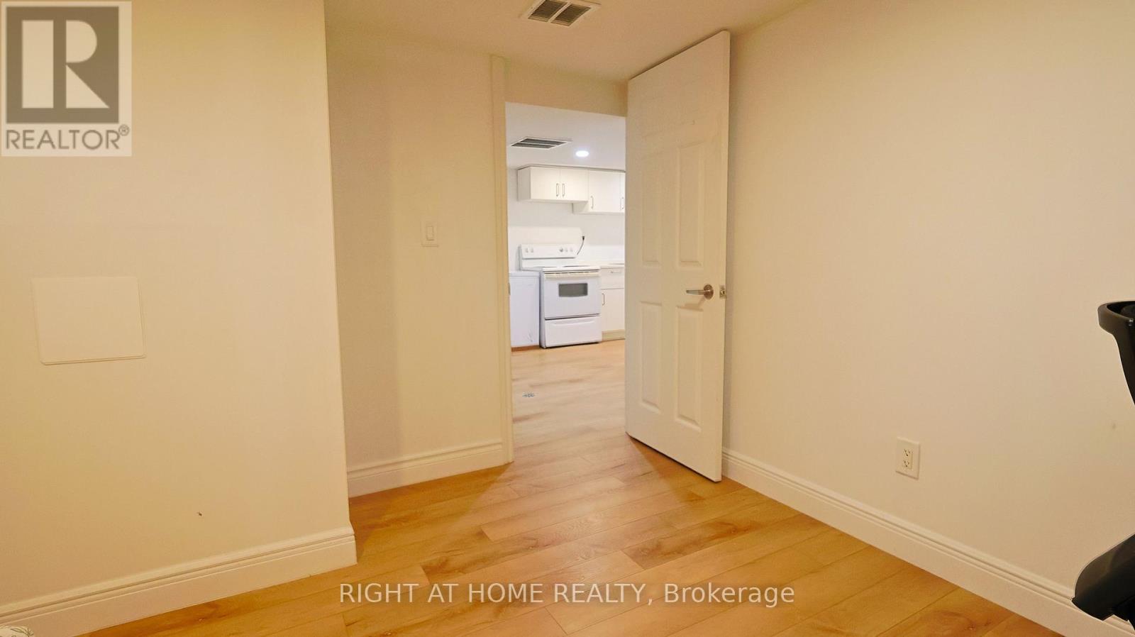 82 Normanhurst Avenue Property Photo 40