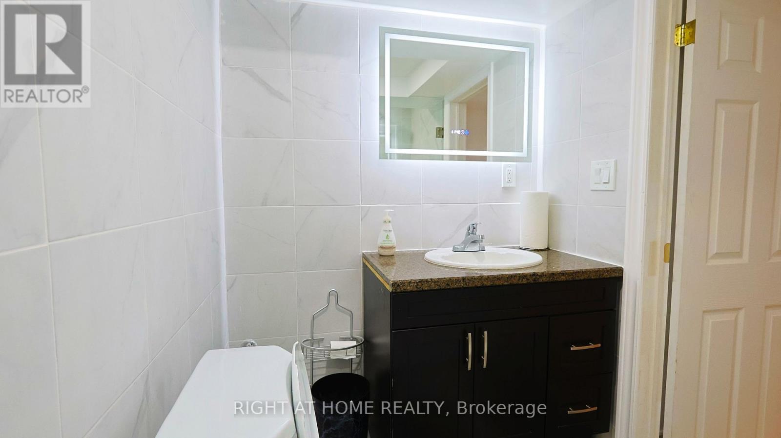 82 Normanhurst Avenue Property Photo 43