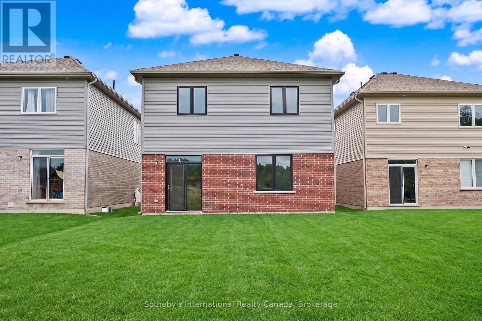 12 Hillcroft Way Property Photo 44
