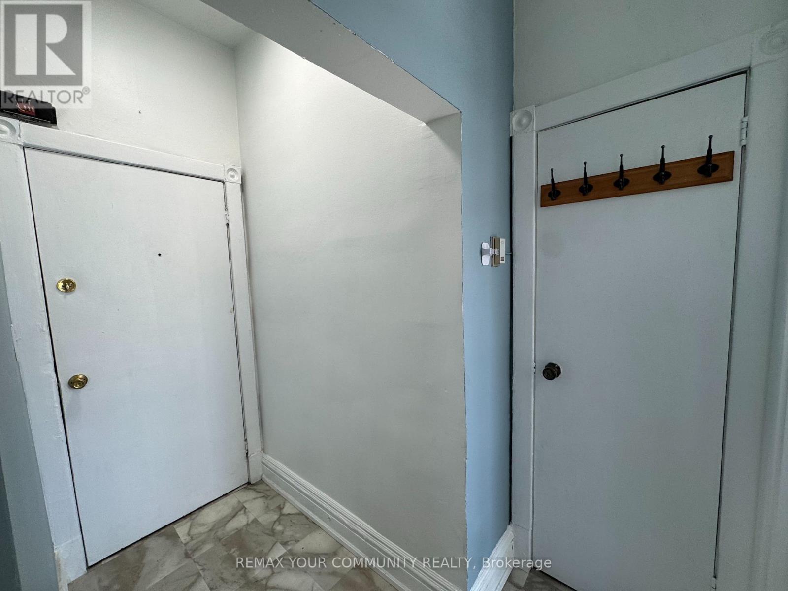 3 - 358 Main Street W Property Photo 2