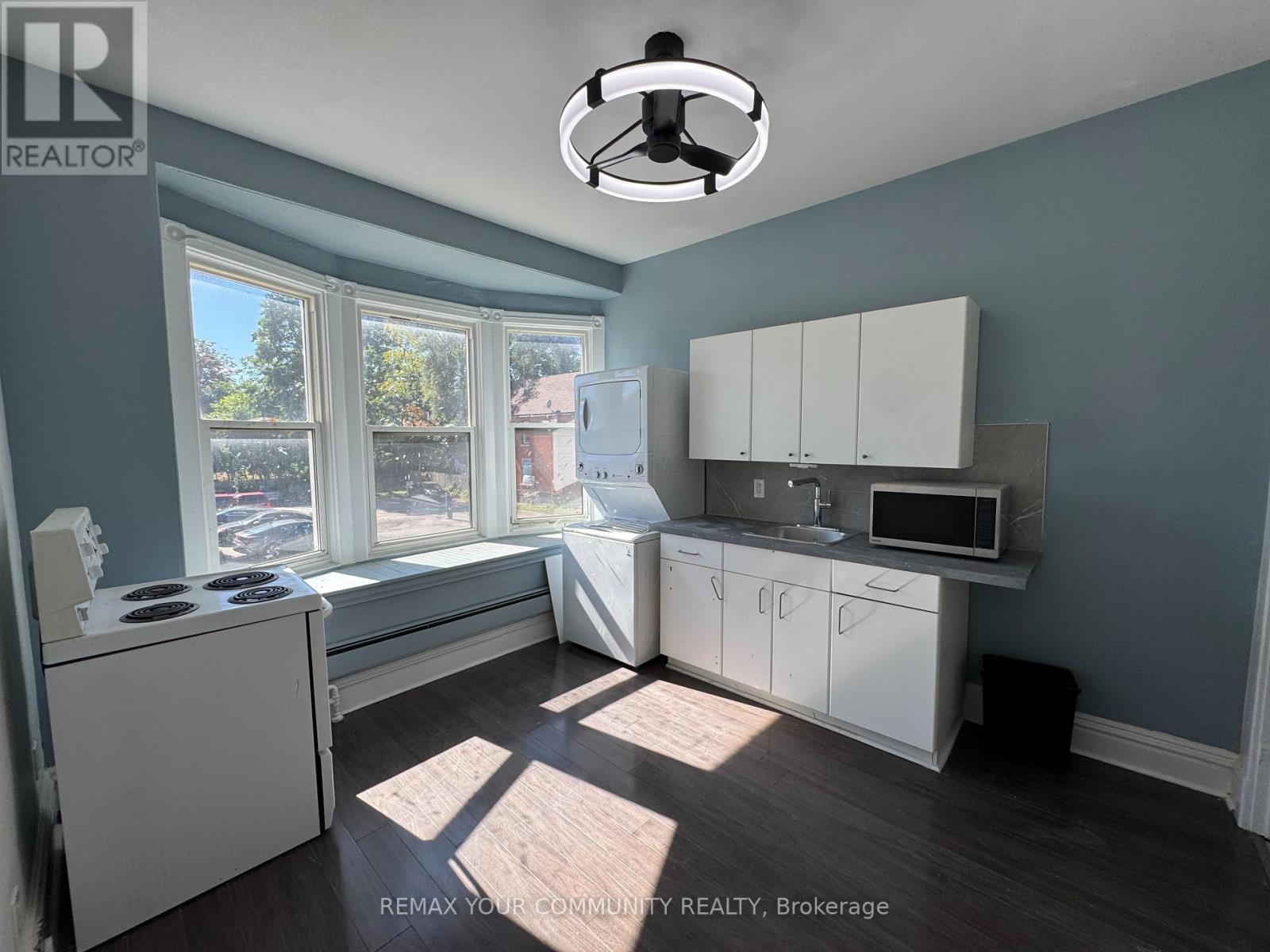 3 - 358 Main Street W Property Photo 7