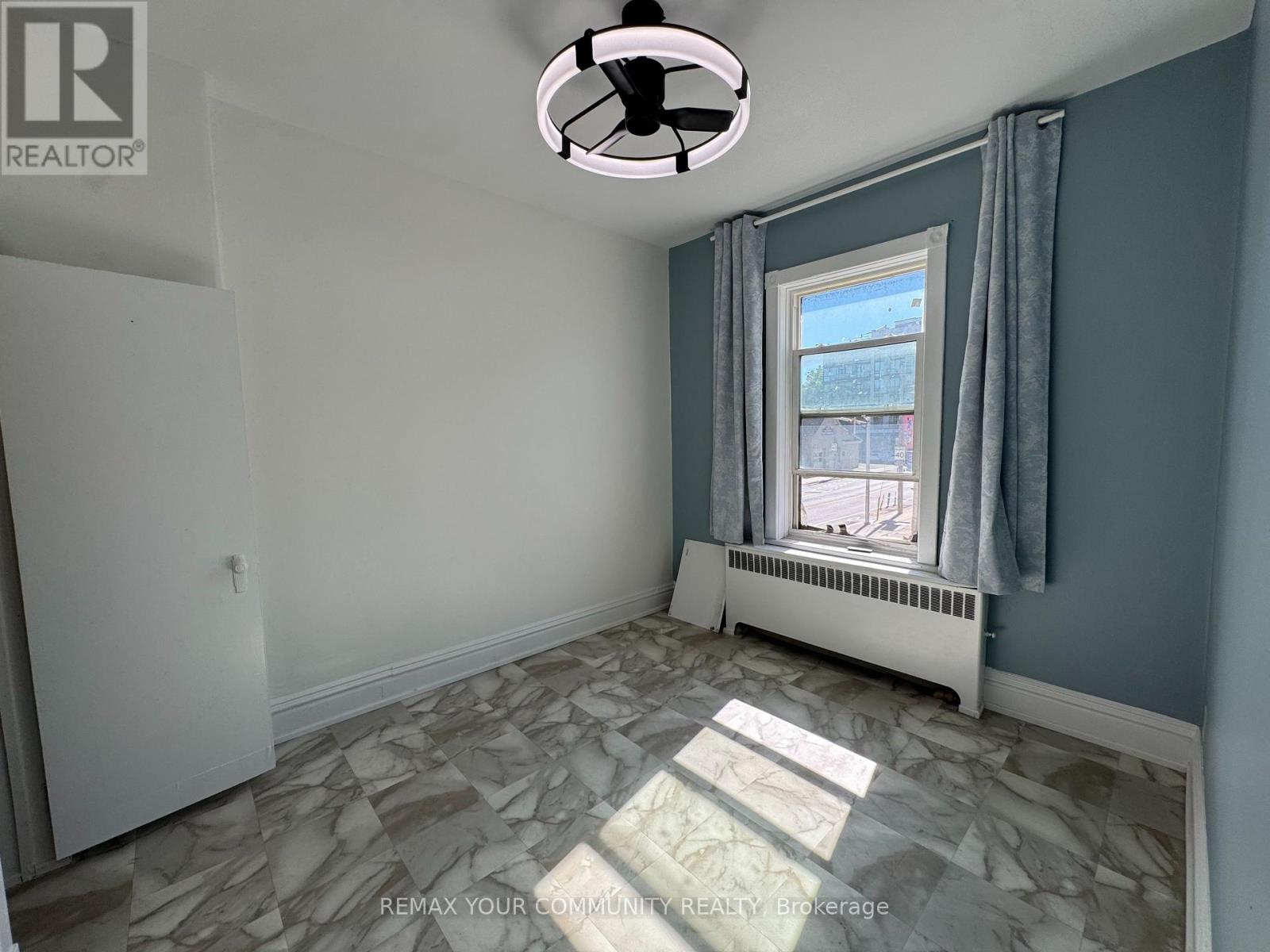 3 - 358 Main Street W Property Photo 10