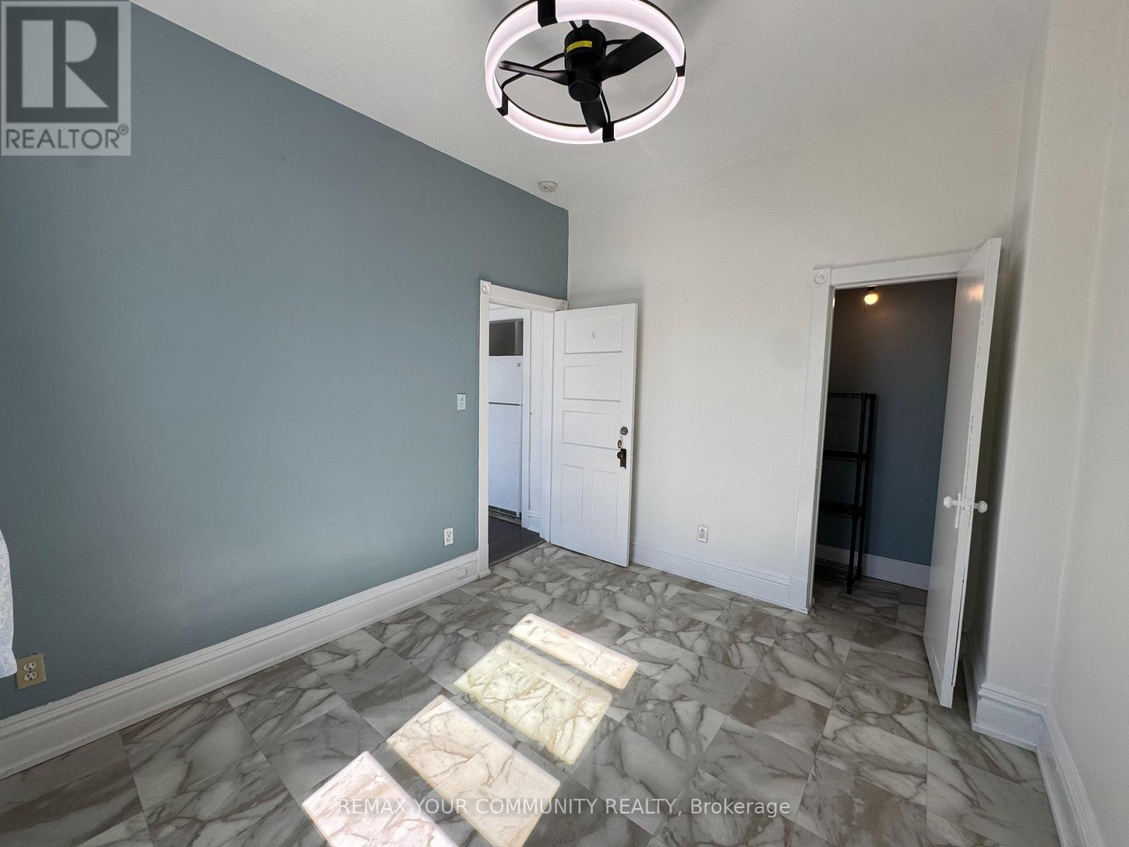 3 - 358 Main Street W Property Photo 11