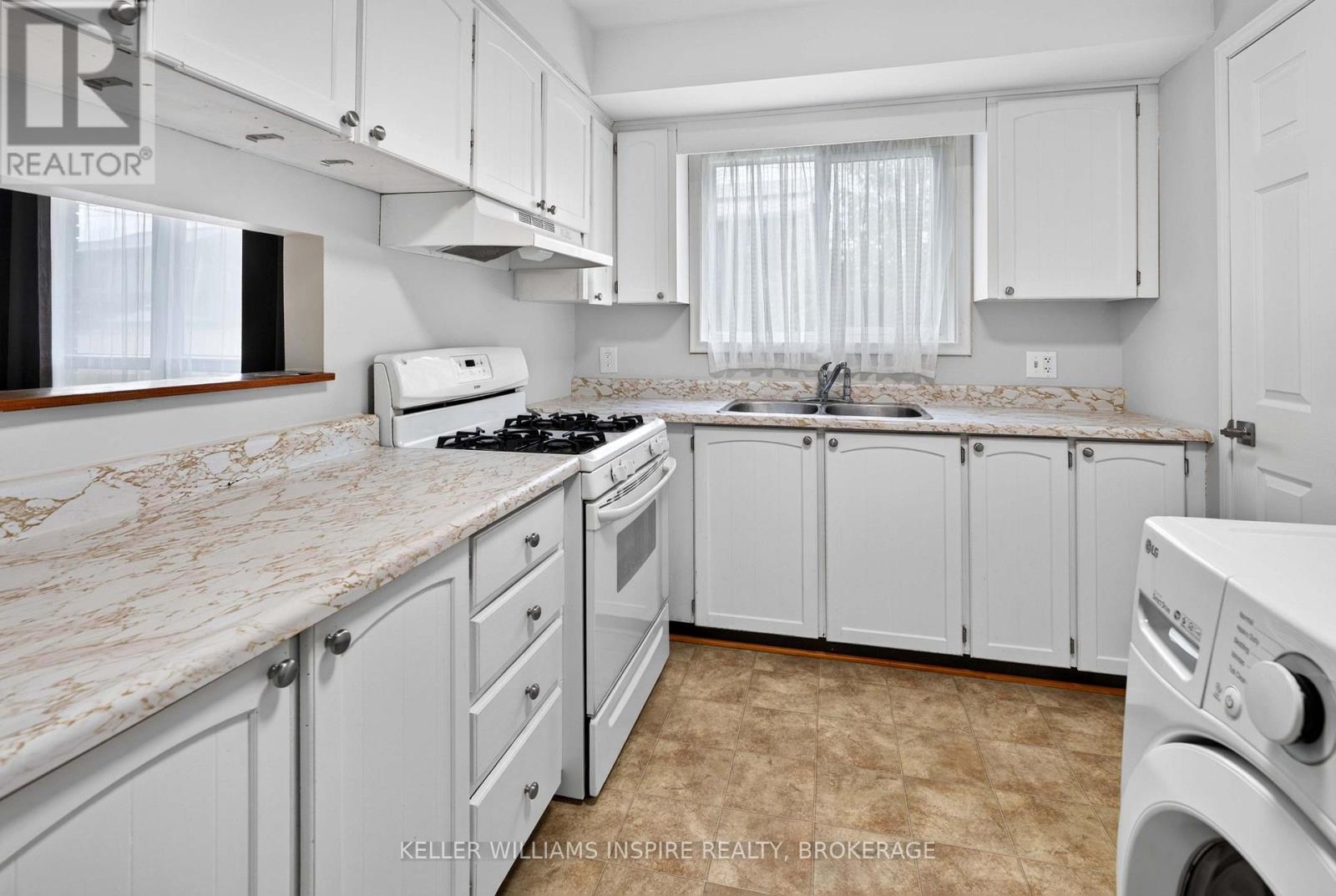 740 Dempster Drive Property Photo 16