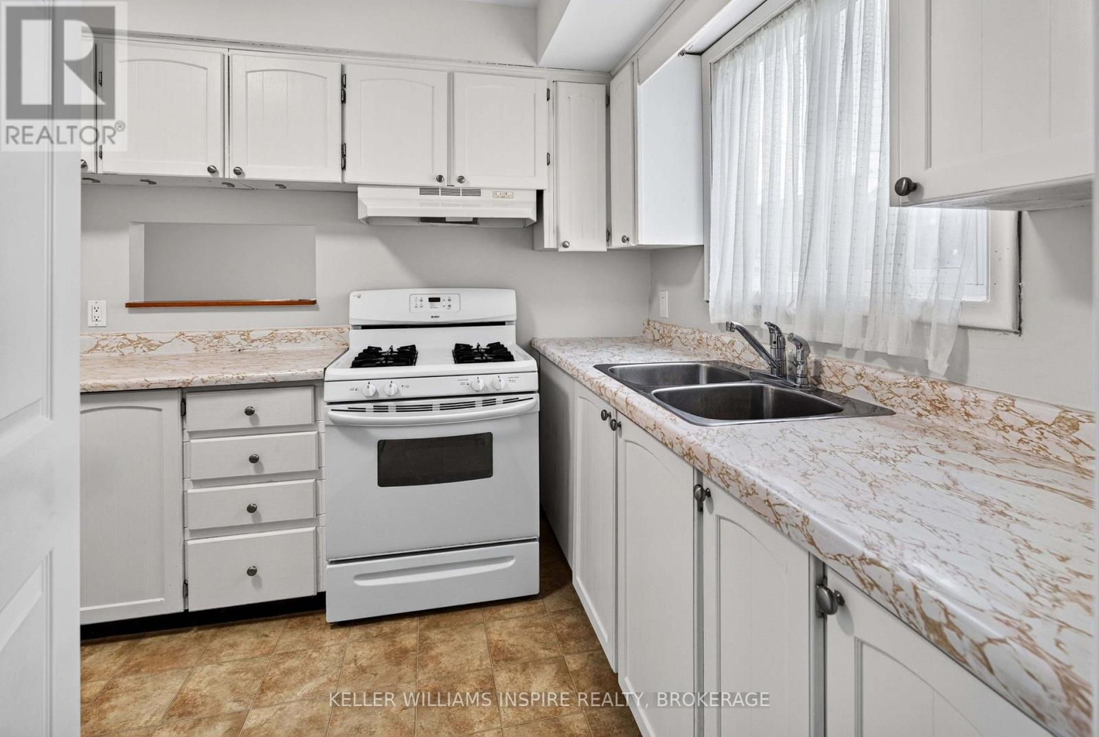 740 Dempster Drive Property Photo 17