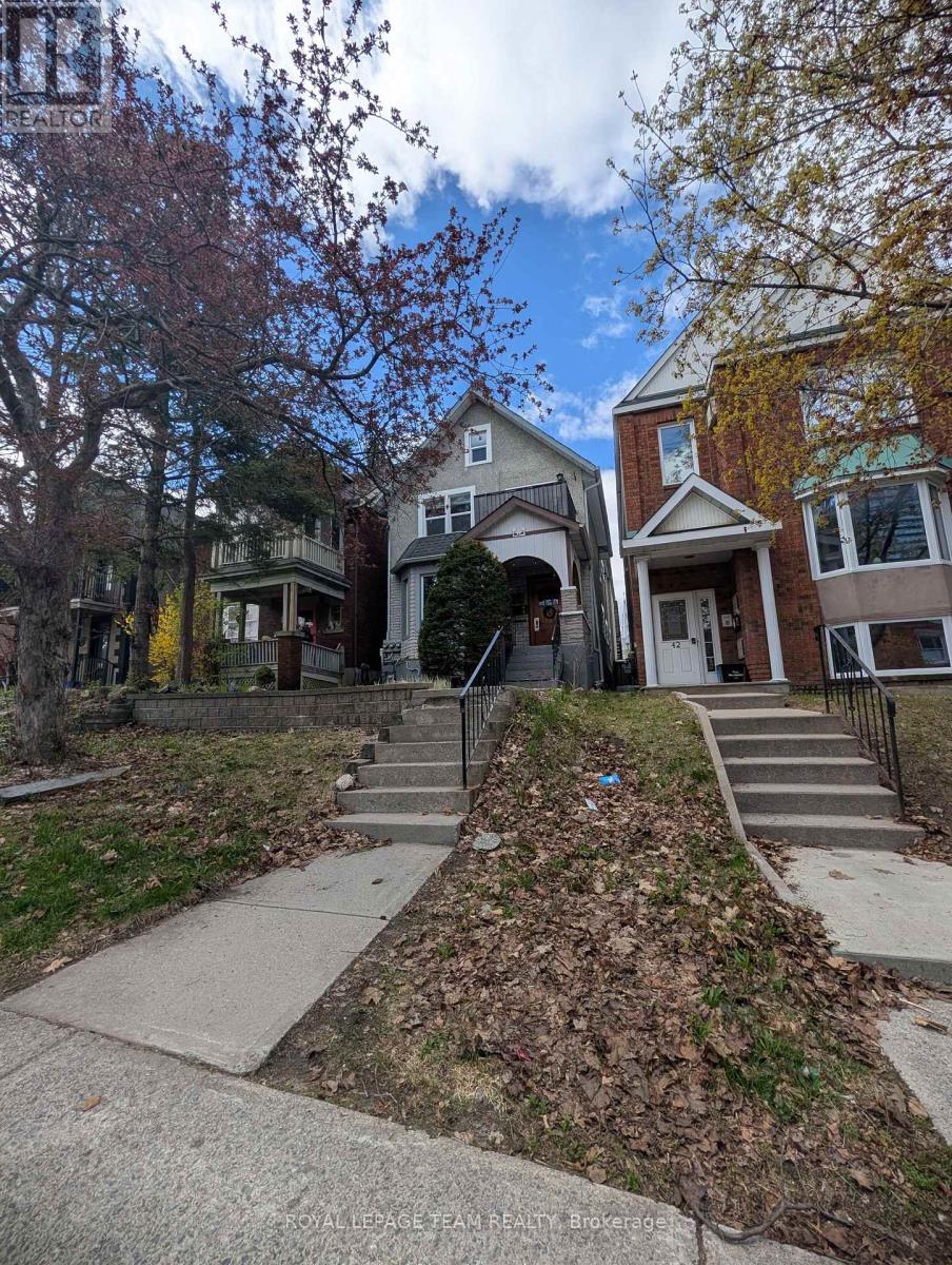 Unit 2 - 44 Spadina Avenue Property Photo 1