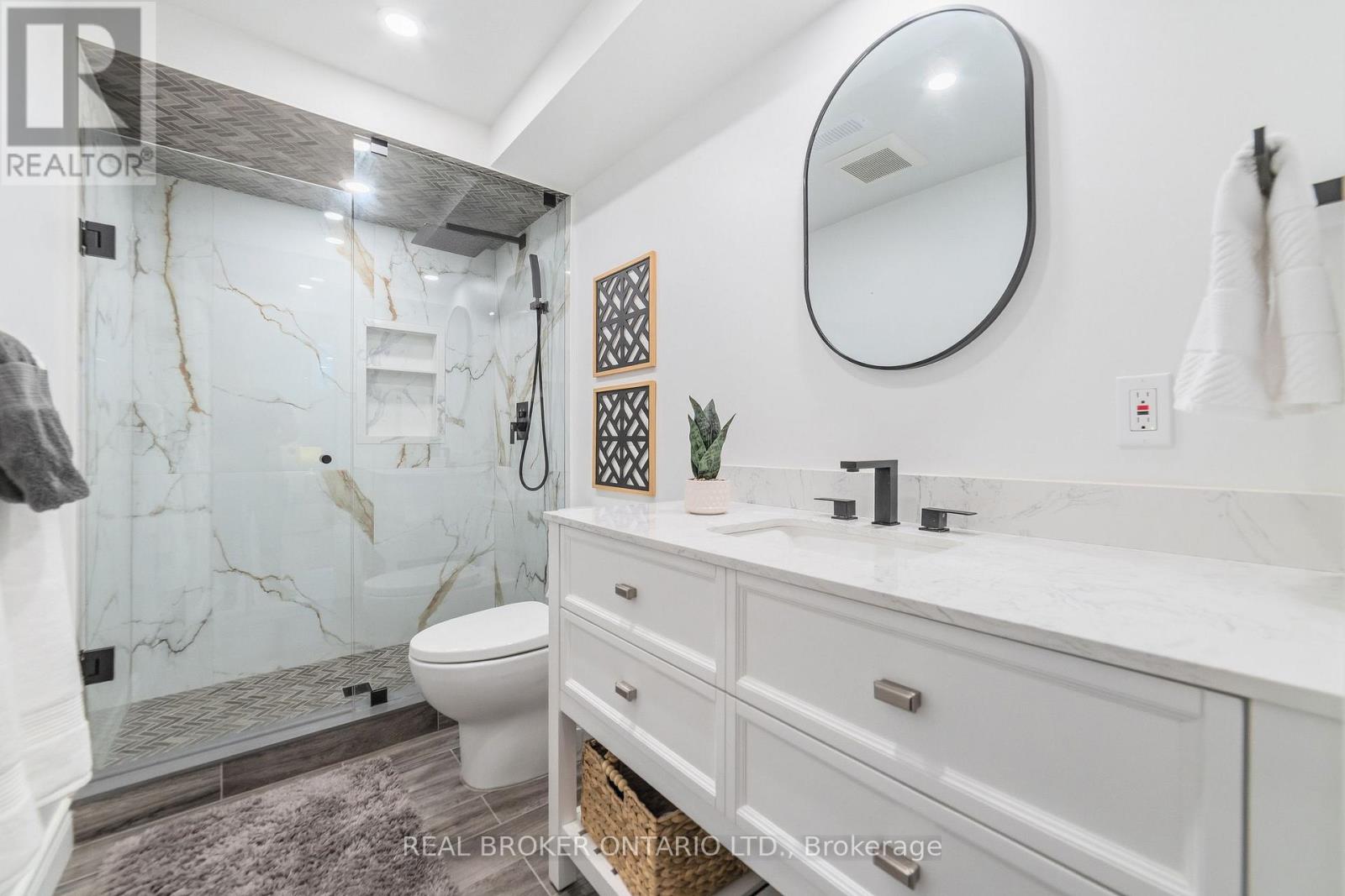 5 - 1085 Harrogate Drive Property Photo 18