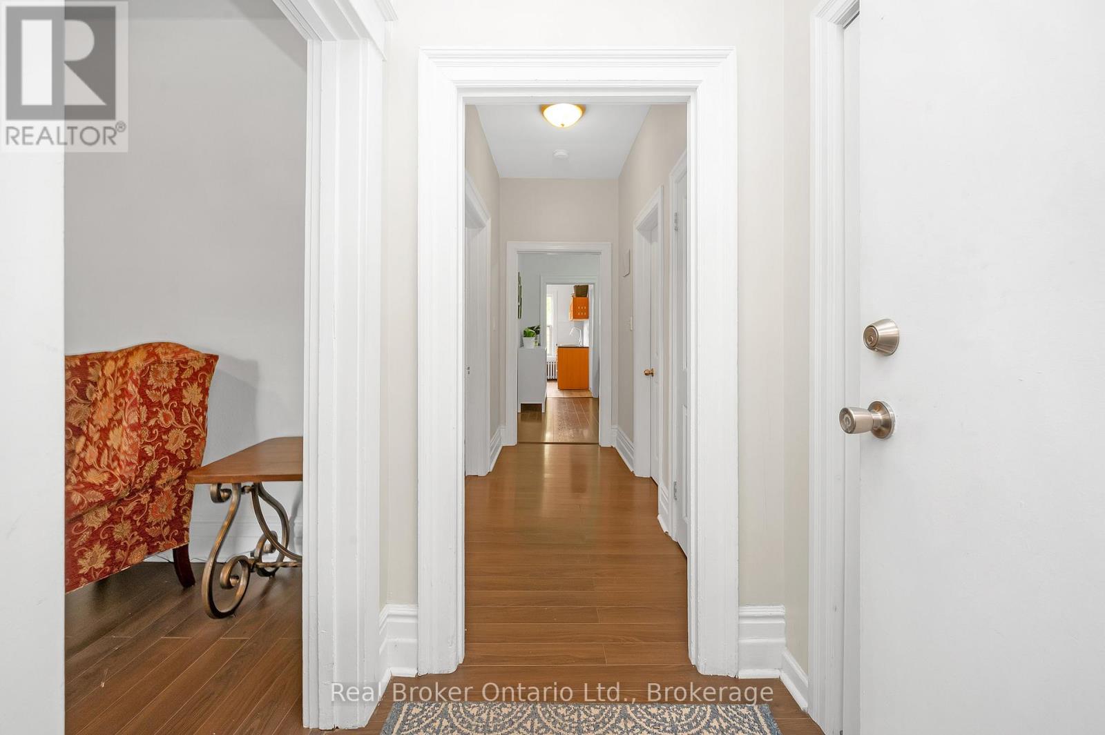 117 Fairleigh Avenue S Property Photo 4