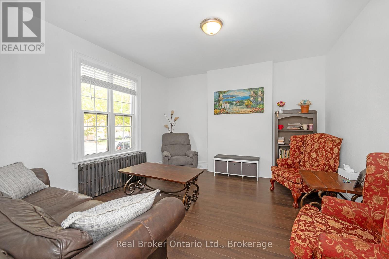 117 Fairleigh Avenue S Property Photo 5