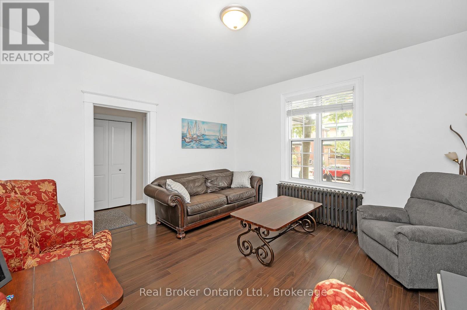 117 Fairleigh Avenue S Property Photo 6