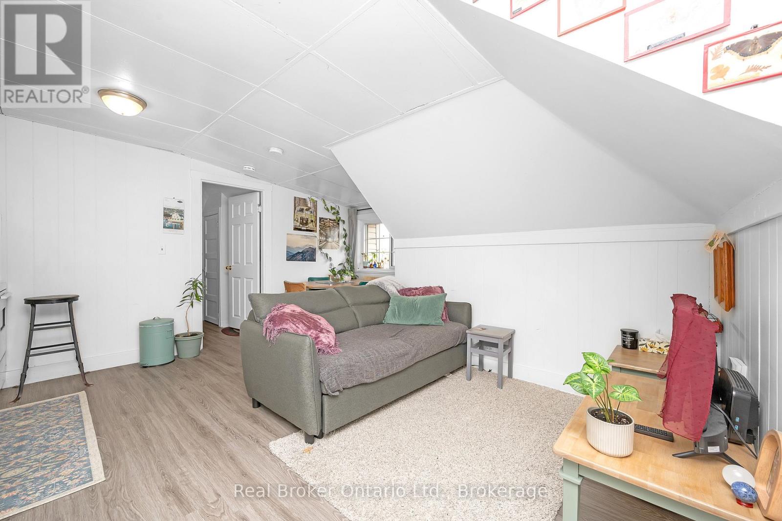 117 Fairleigh Avenue S Property Photo 25