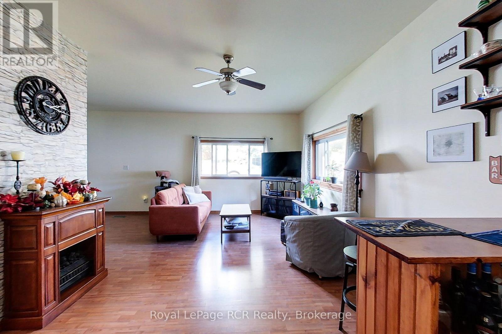 11 Gordon Street E Property Photo 21
