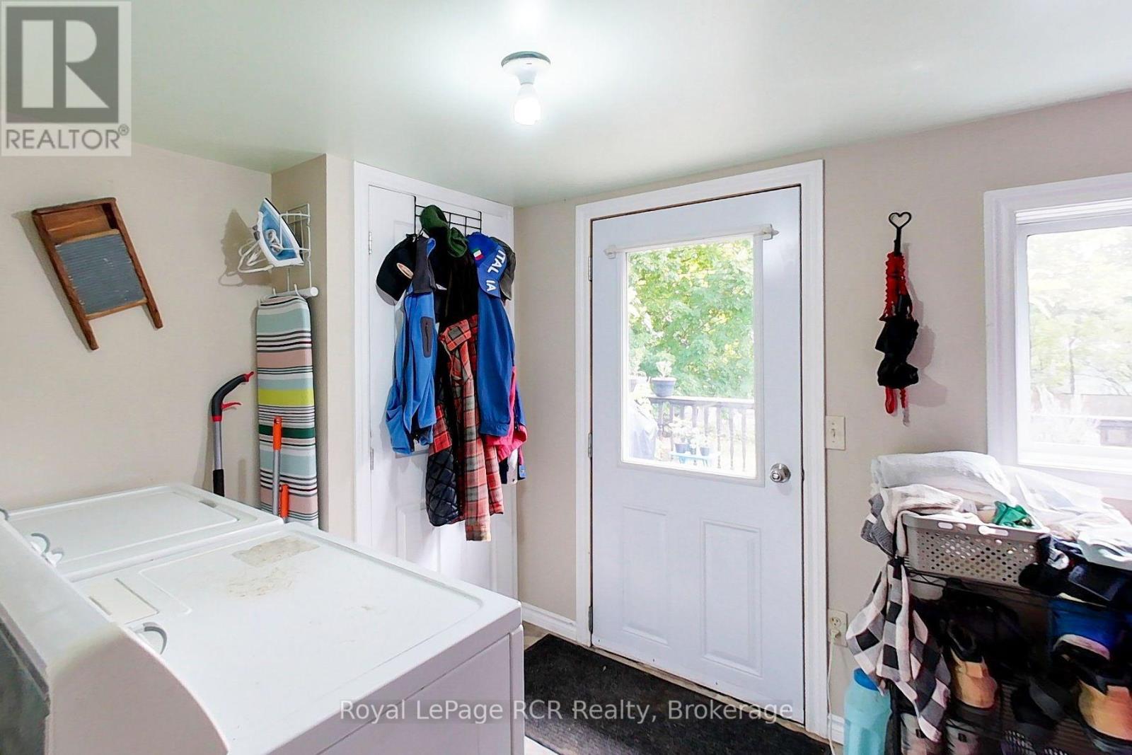 11 Gordon Street E Property Photo 22