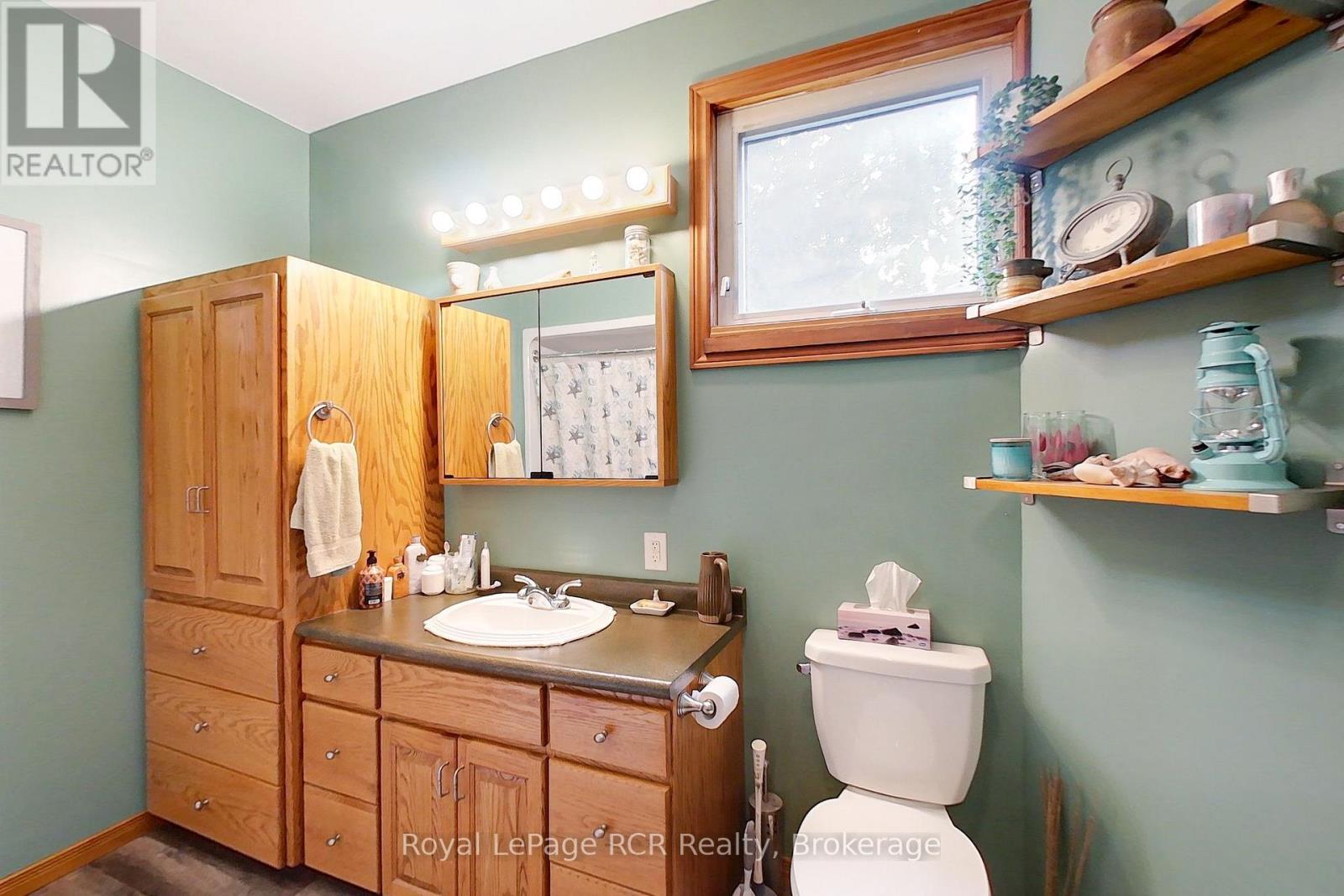 11 Gordon Street E Property Photo 23