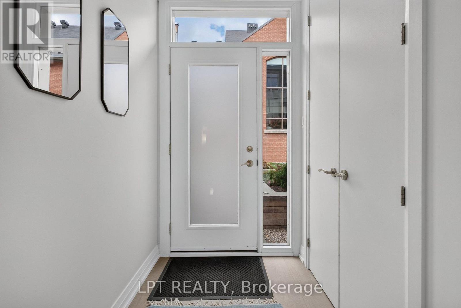 348 Ravenhill Avenue E Property Photo 5