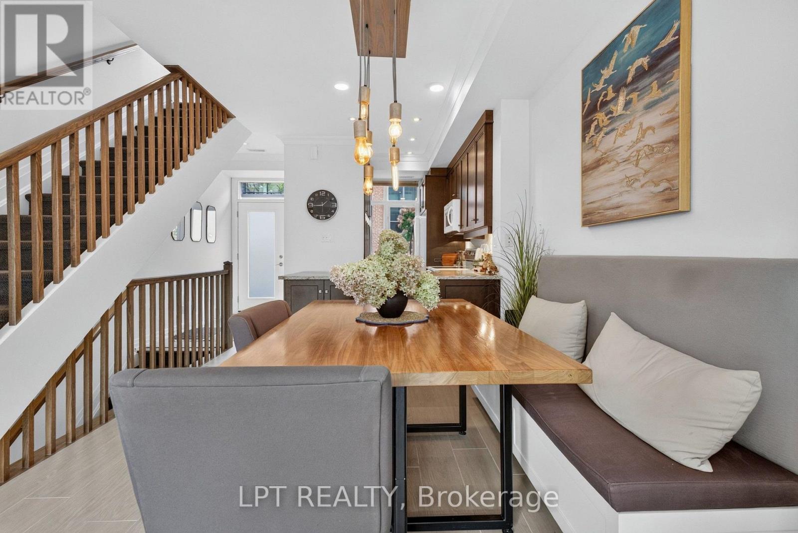 348 Ravenhill Avenue E Property Photo 11
