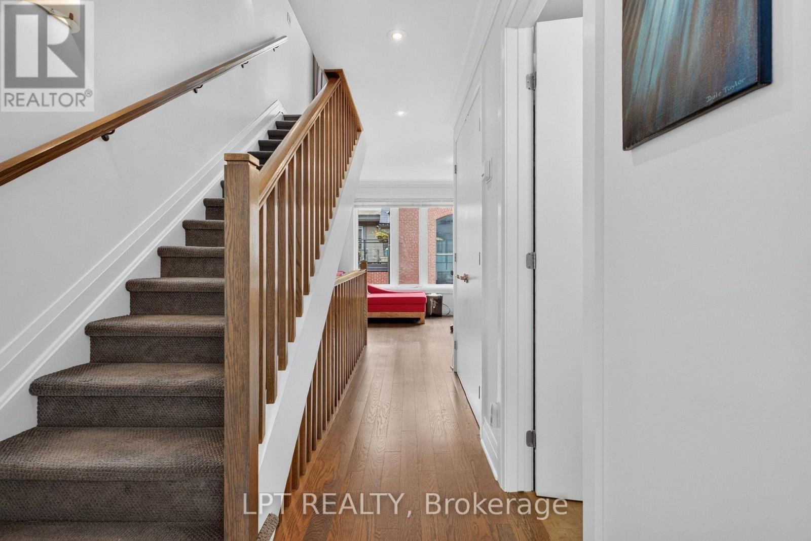 348 Ravenhill Avenue E Property Photo 18