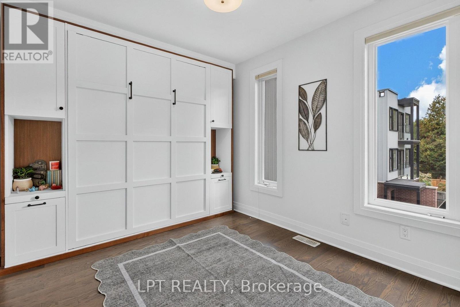 348 Ravenhill Avenue E Property Photo 22