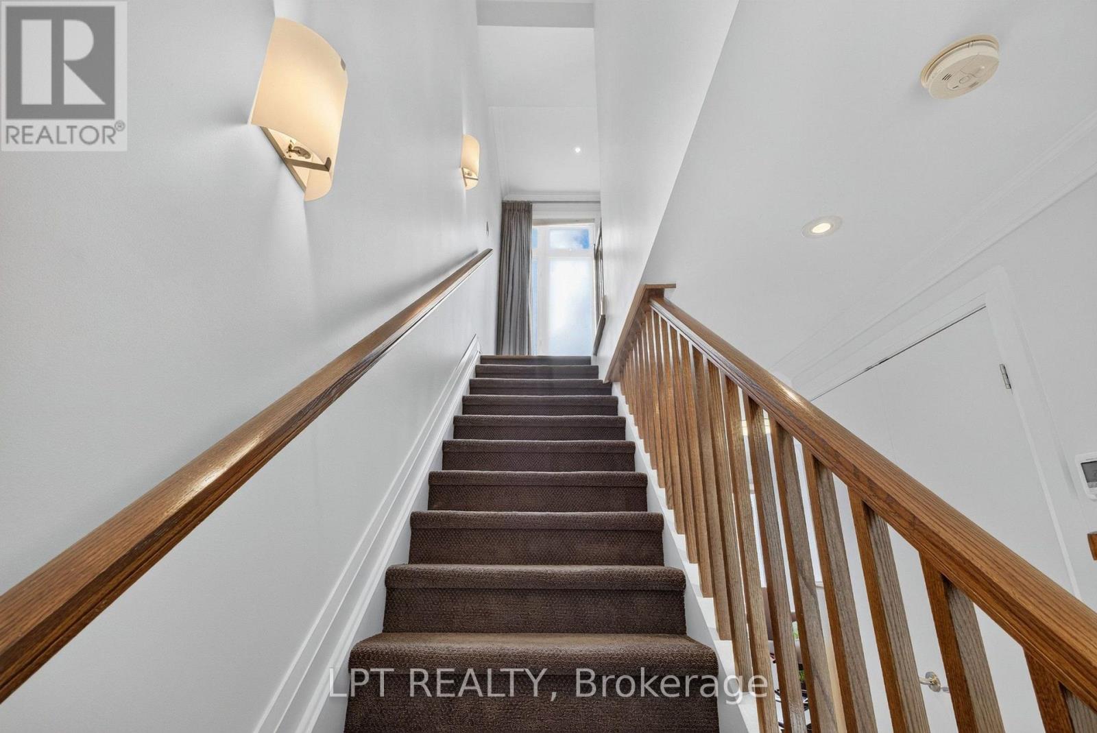 348 Ravenhill Avenue E Property Photo 28