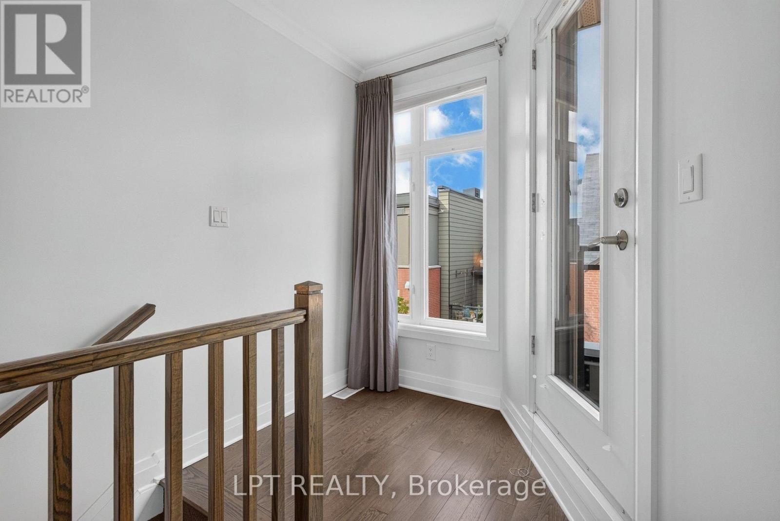 348 Ravenhill Avenue E Property Photo 34