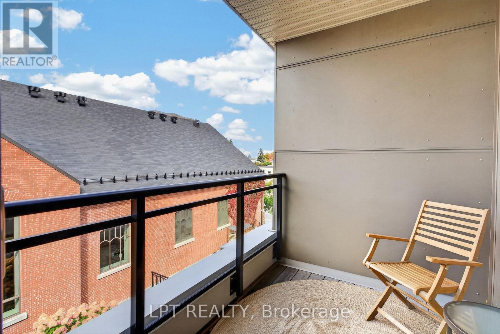 348 Ravenhill Avenue E Property Photo 35