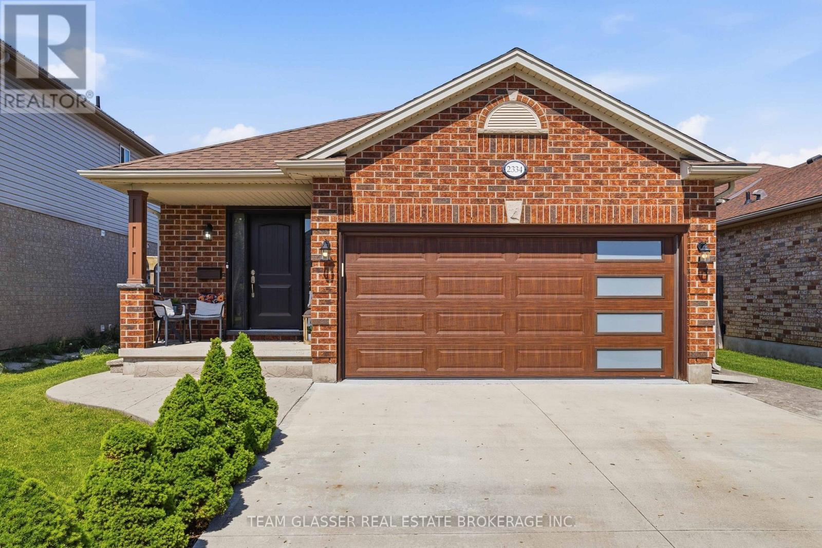 2334 Meadowgate Boulevard Property Photo 5