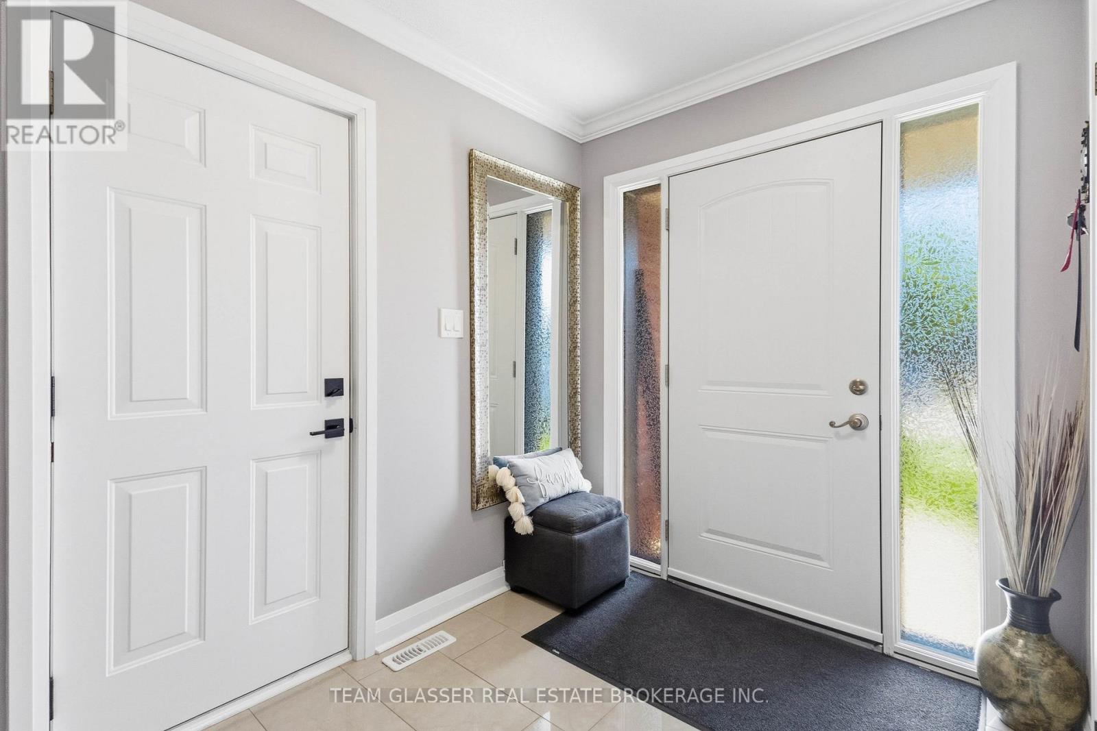 2334 Meadowgate Boulevard Property Photo 8