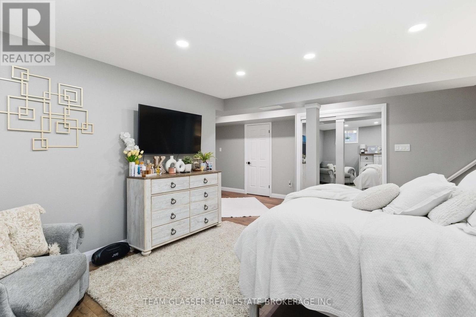 2334 Meadowgate Boulevard Property Photo 40