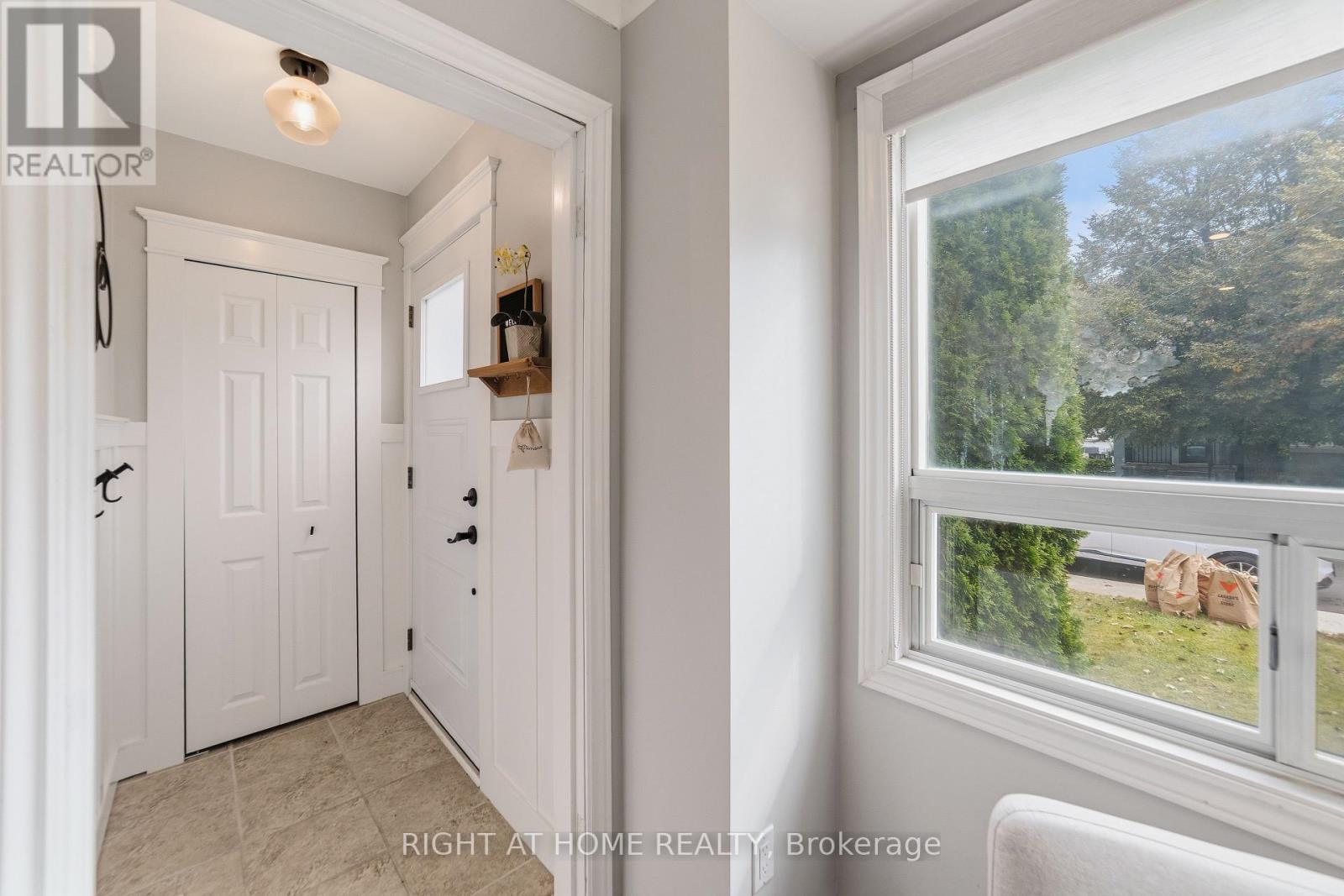 206 East 19th Street Property Photo 6
