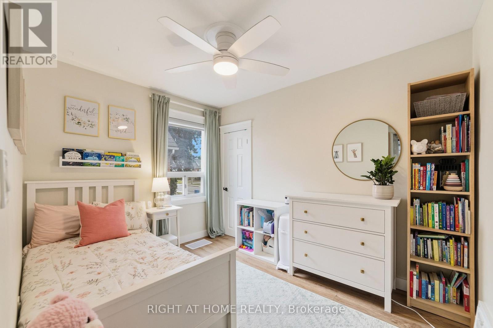 206 East 19th Street Property Photo 14