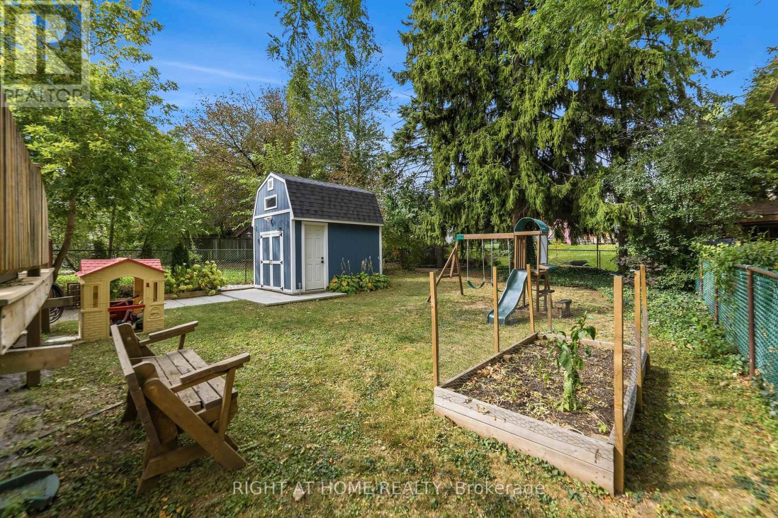 206 East 19th Street Property Photo 26