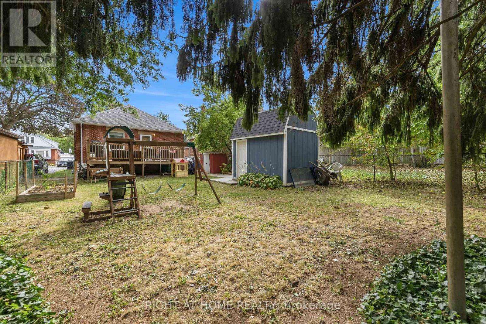 206 East 19th Street Property Photo 28