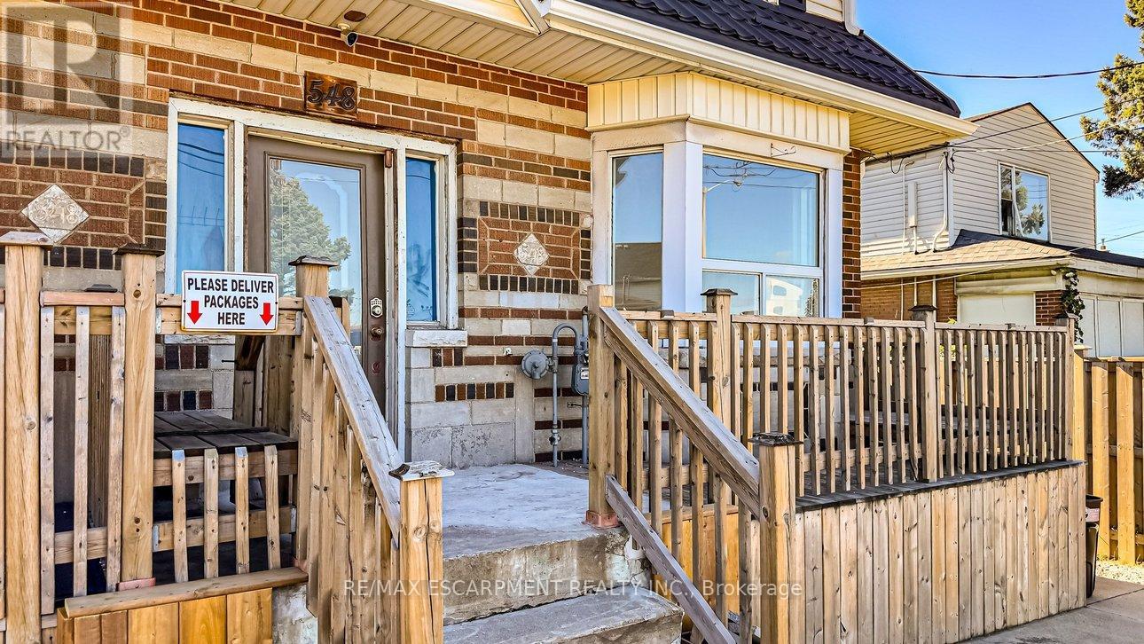 548 Beach Road Property Photo 4