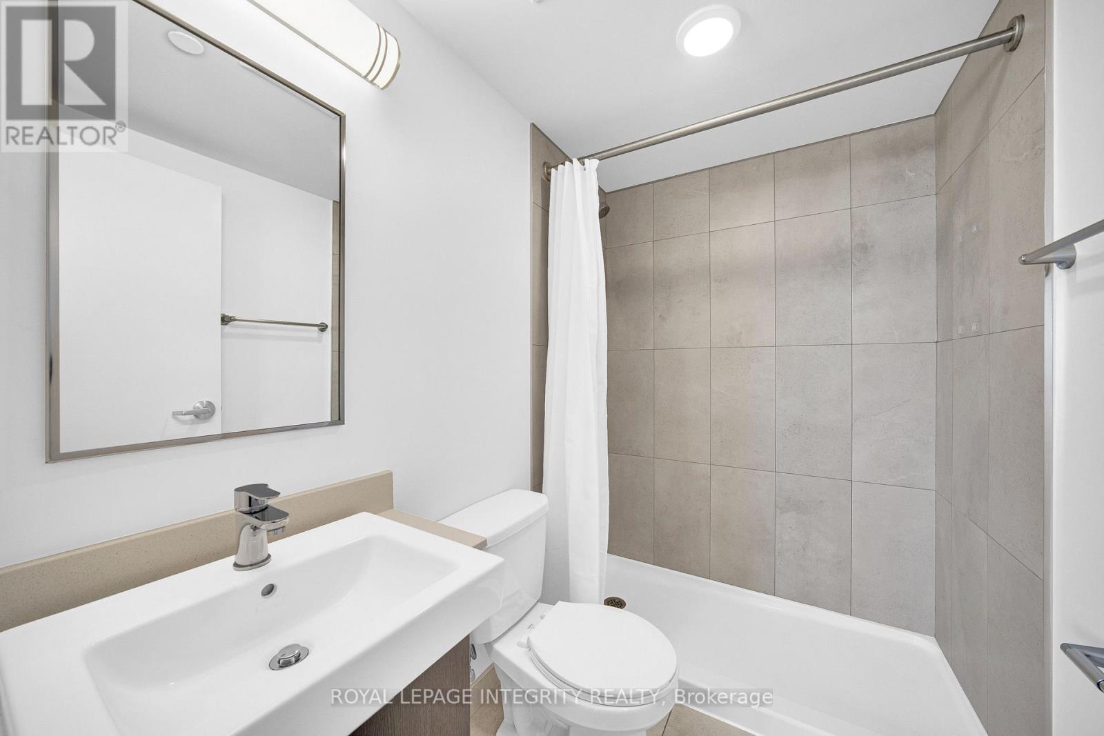 2503 - 105 Champagne Avenue S Property Photo 14