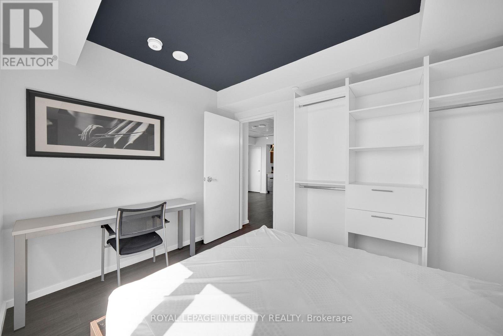 2503 - 105 Champagne Avenue S Property Photo 16