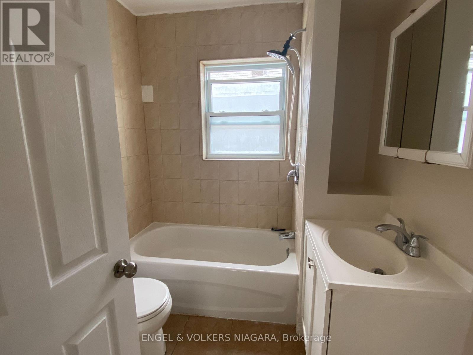2 - 5006 Willmott Street Property Photo 5
