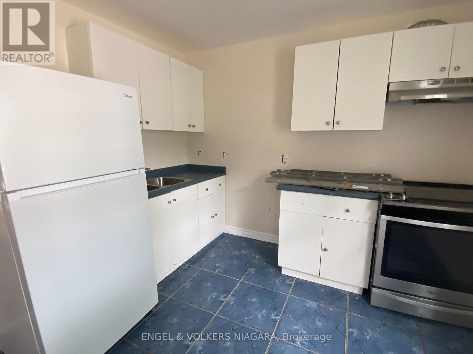 2 - 5006 Willmott Street Property Photo 6