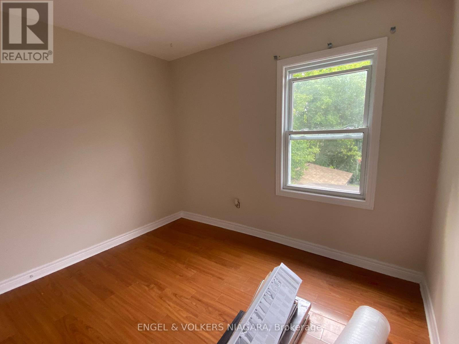 2 - 5006 Willmott Street Property Photo 8