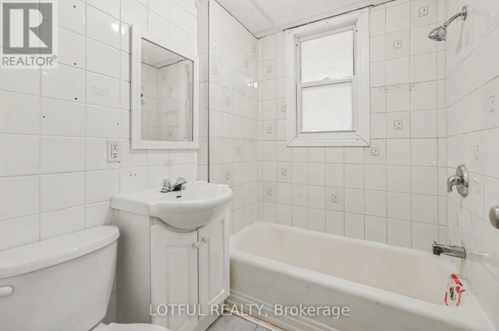 118 Marier Avenue Property Photo 6