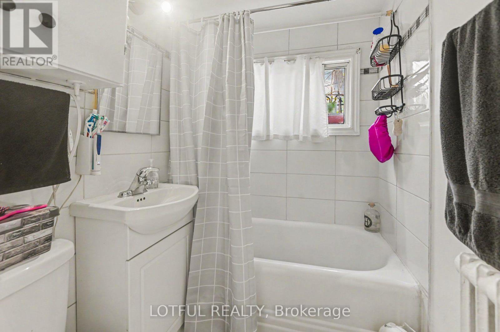 118 Marier Avenue Property Photo 27
