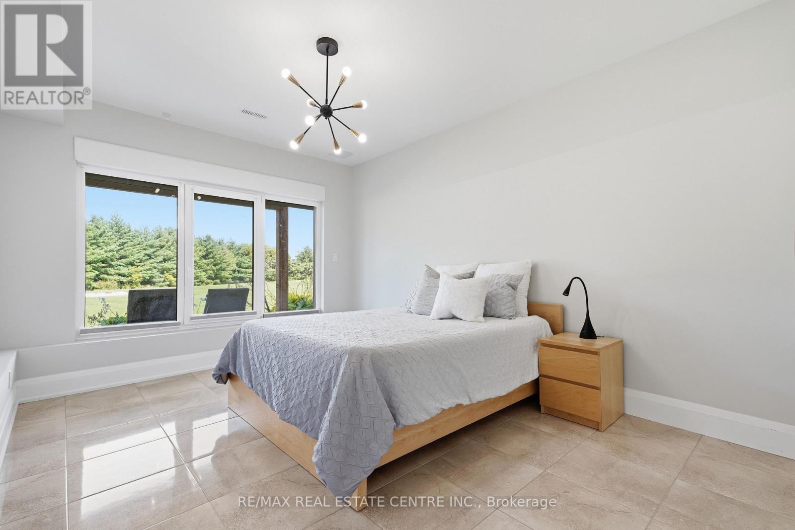 7 - 670 Bishopsgate Road Property Photo 38