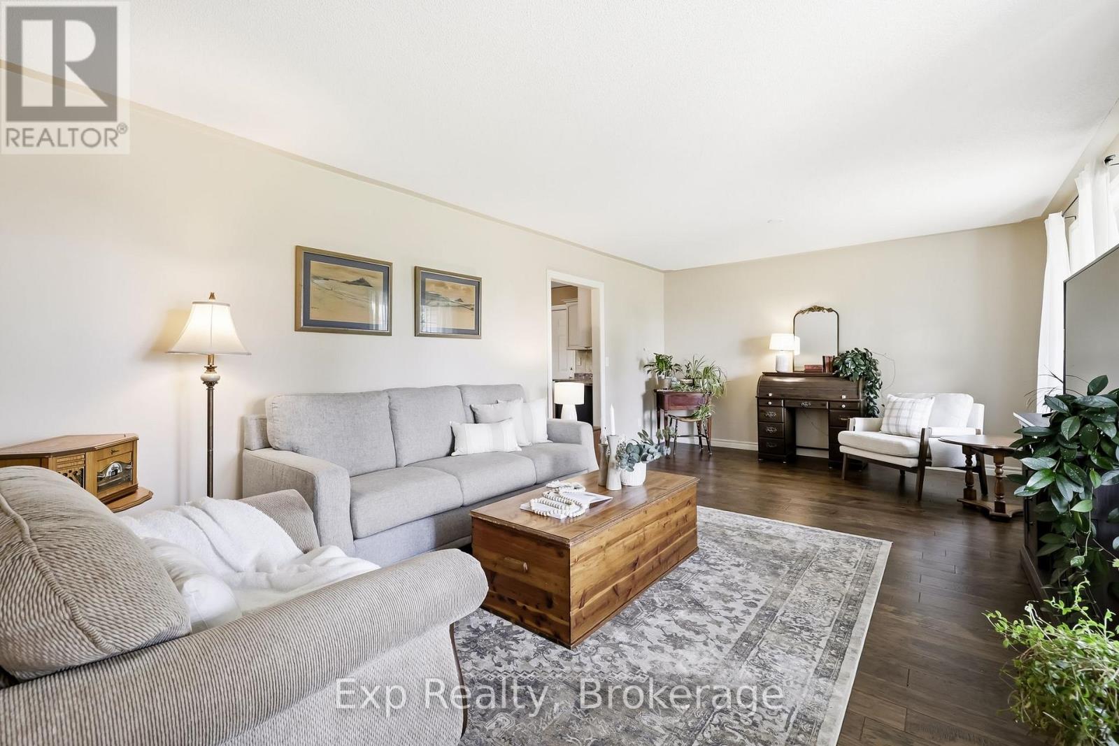 7402 Byers Road Property Photo 8