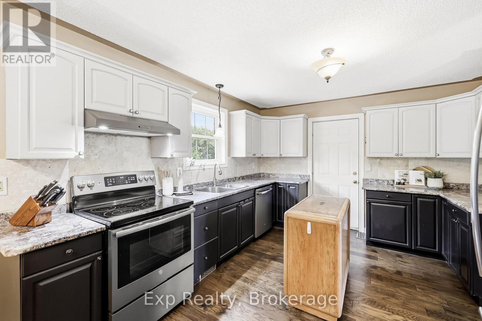 7402 Byers Road Property Photo 13