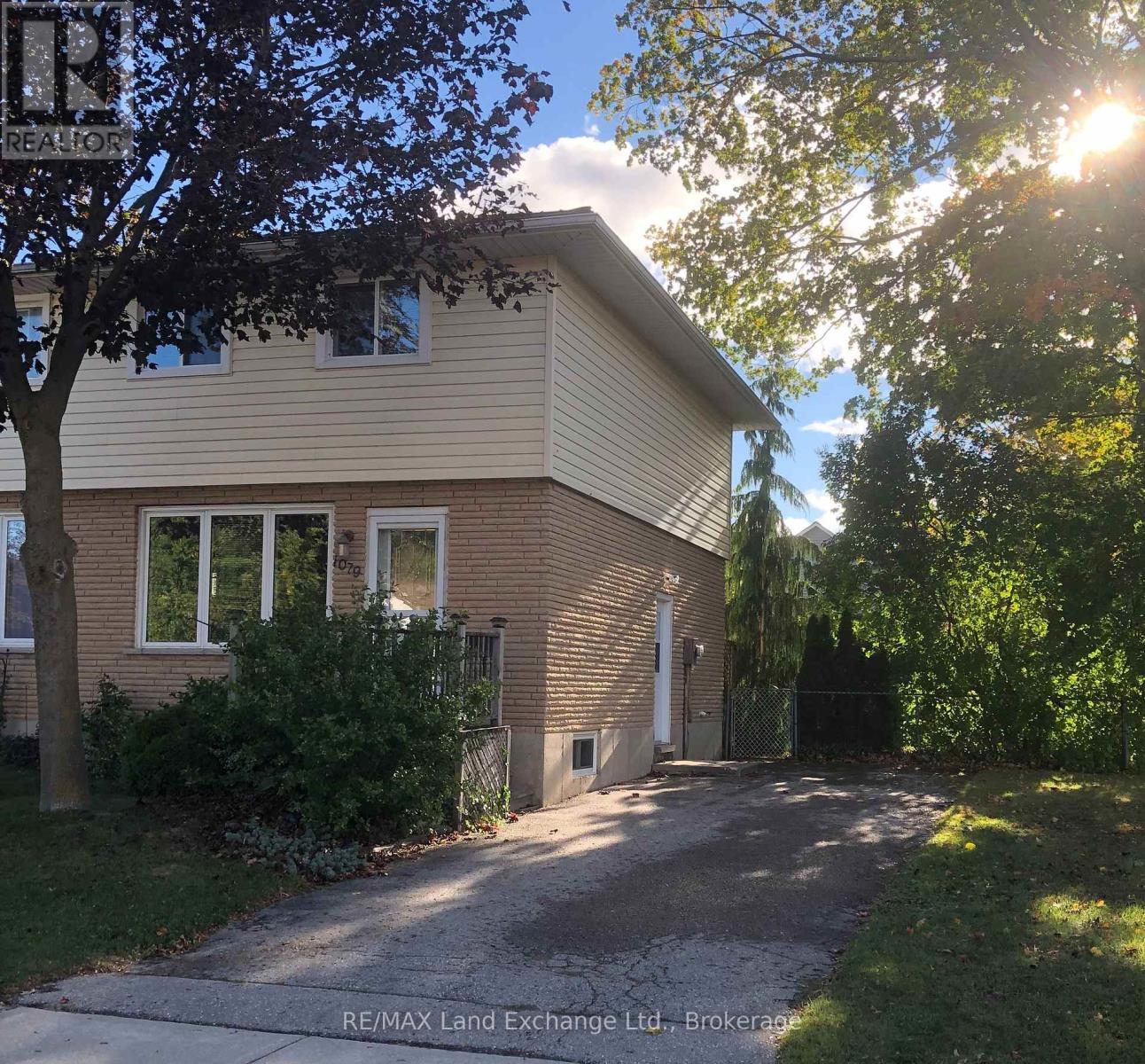 1079 Huron Terrace Property Photo 1