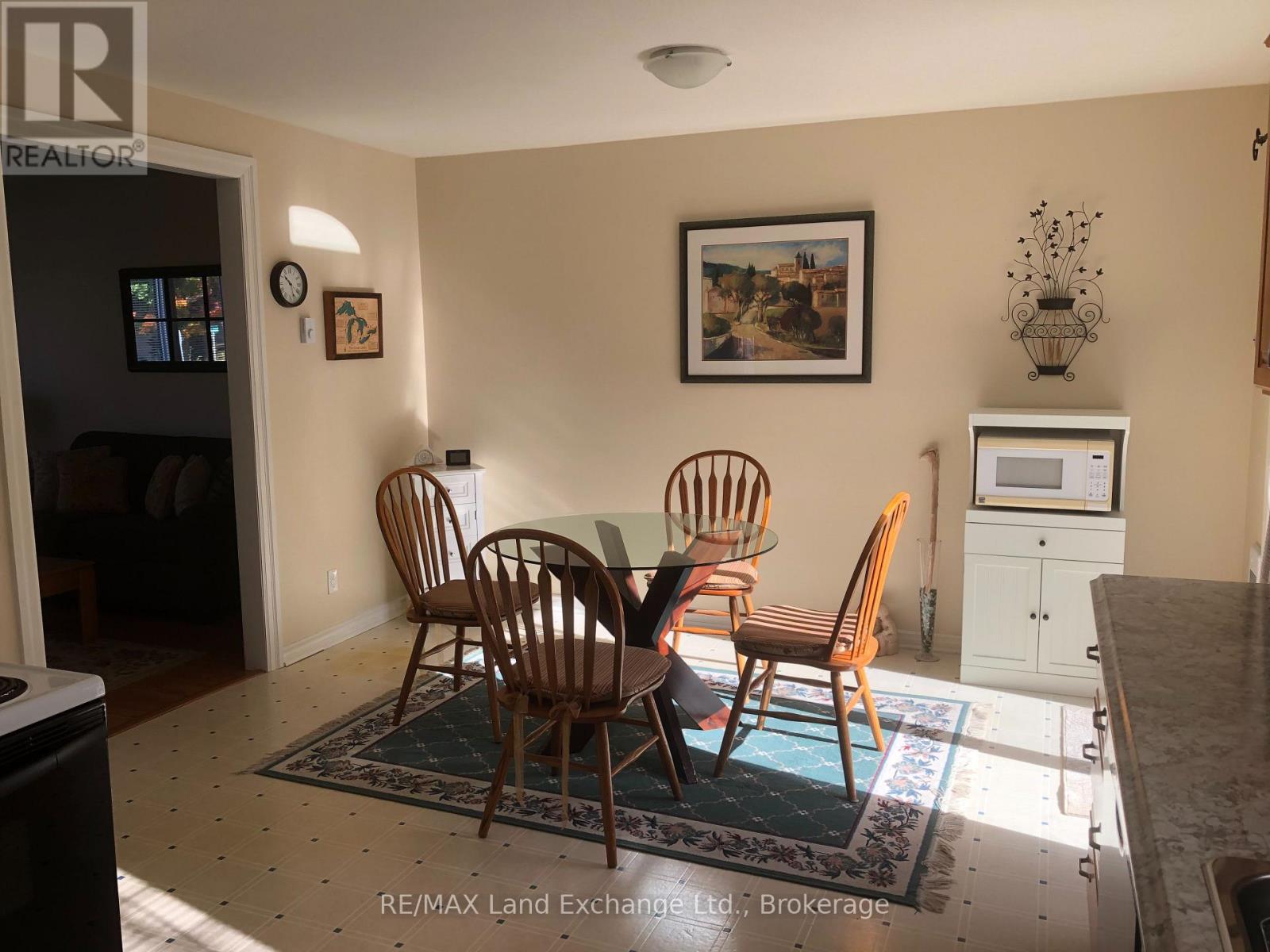 1079 Huron Terrace Property Photo 7