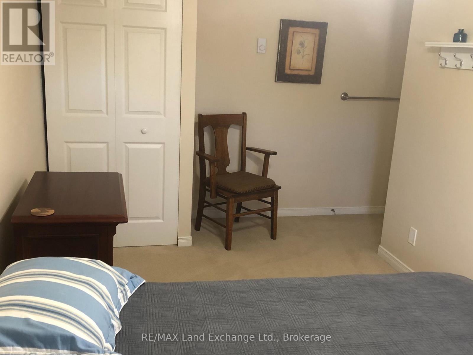 1079 Huron Terrace Property Photo 15